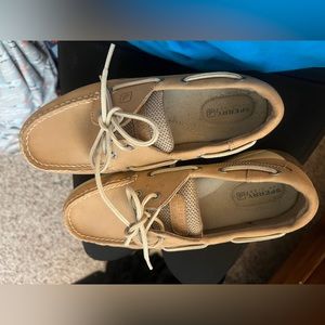 Size 8 women’s Sperry Topsiders